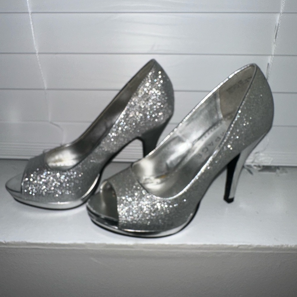 Rampage Silver Glitter Peep-Toe Heels